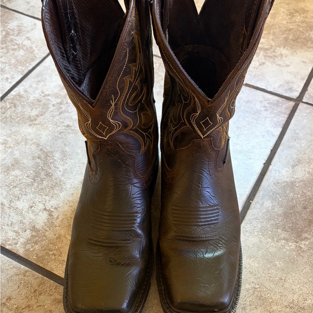 Justin Boots men’s size 9.5 Brown Western Cowboy Boots
